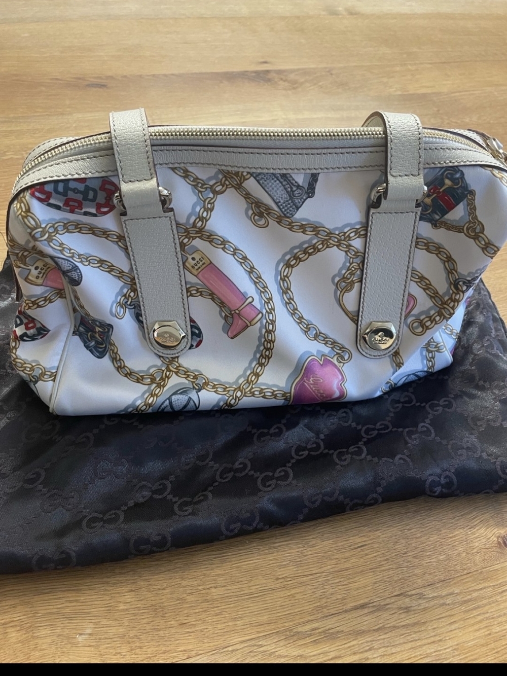 RARE GUCCI One of a kind Handbag-CHARMY collection perfect in every way.